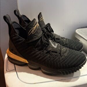 Nike Black and Gold Men's Athletic Sneakers